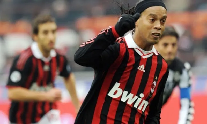 Kỹ thuật Ronaldinho là gì?