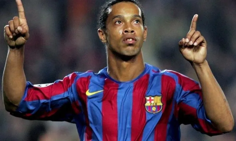 Tại sao lại nói Ronaldinho 2005 là năm huy hoàng nhất trong sự nghiệp?