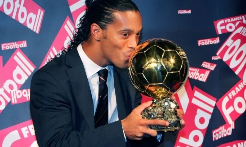 Quả bóng Vàng 2005 có ý nghĩa như thế nào với Ronaldinho?