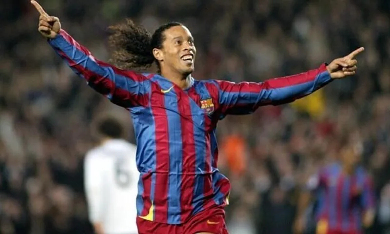 Ronaldinho là người nước nào?