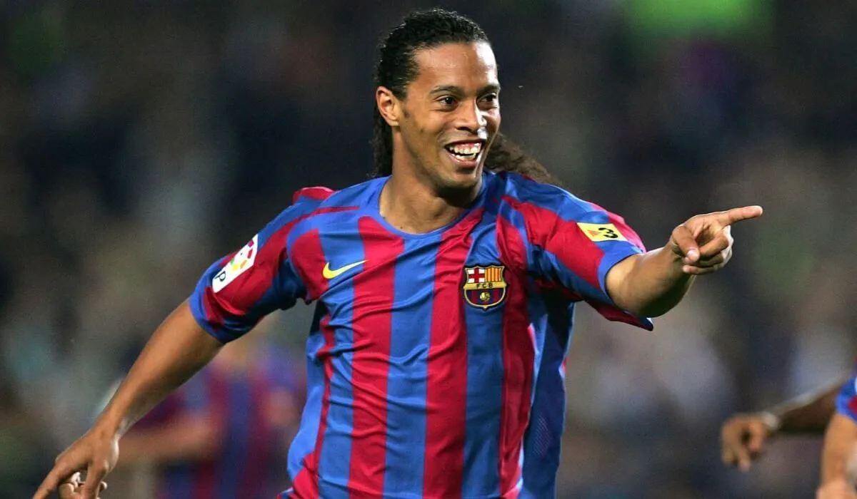 Ronaldinho phá sản