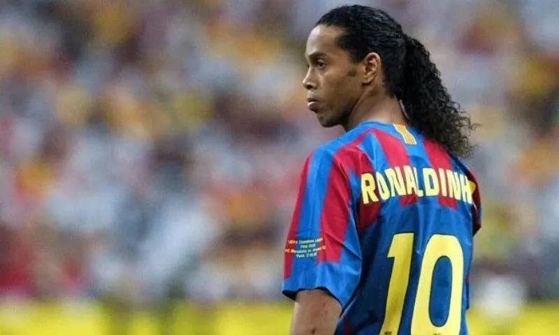 Tìm hiểu Ronaldinho số áo trong sự nghiệp