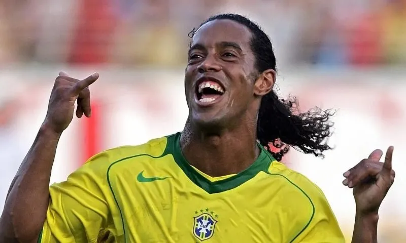 Ronaldinho về Quy Nhơn làm gì?