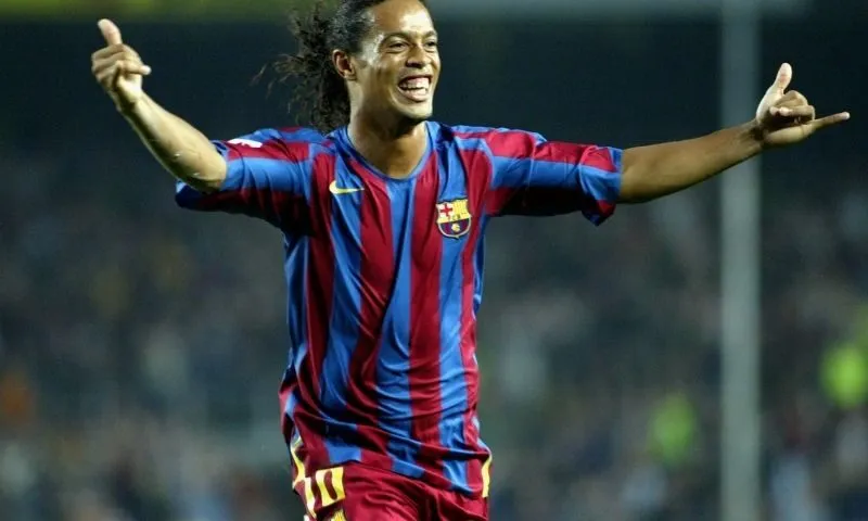 Tài sản của Ronaldinho từng đồ sộ như nào?